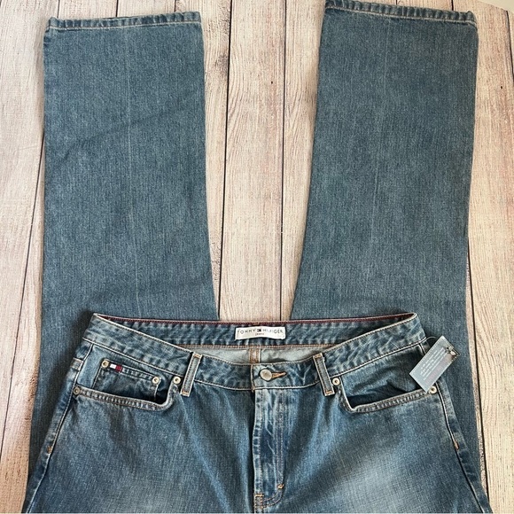Tommy Hilfiger Low Rise Bootcut Jeans 14 - Picture 3 of 7